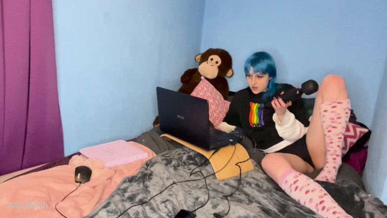 Alice Bean: Watching Your Girlfriend Masturbate