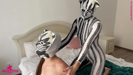 ZentaiDolls: Flexible in zentai dress