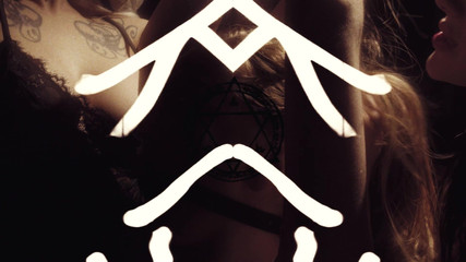 SkinVision: कामुक वेश्याओं के 108 मिनट - विजन: Luna luxxx - पूरी ऑल-गर्ल फिल्म