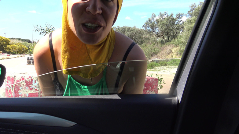 Souzan Halabi: Turist britanic agață o curvă franceză cu țâțe mari în Marseille