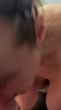 Blowjob yang sangat selamba dan dia memancut begitu banyak akhir-akhir ini! Maaf, Saya Terpaksa Menelan Segera Dan Lap Dada Saya– Saya Benar-benar Tidak Mahu