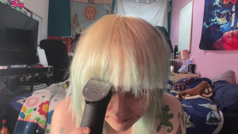 Alice Bean: Latihan potong rambut