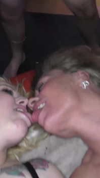 Sammy goud di-gangbang sama si seksi loula Lou_2