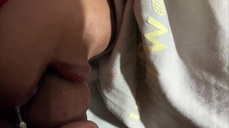 Amber Vicee: 我美丽的微胖身体女友在她休息的时候给了我一个很棒的口交，清晰的印地语音频