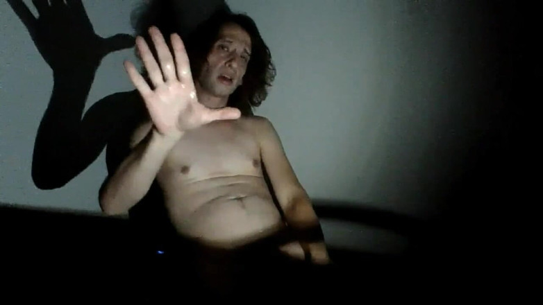 LilTaste: Transgirl, mezelf bedekt met sperma terwijl ik porno kijk; Buttplug...