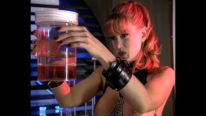 American beauty xxx: Pelacur sange rambut pirang ini puas nyepong kontol besar temannya...