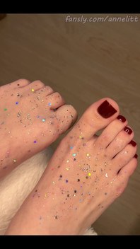 Red Nails