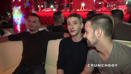 Gay fucked by surprise by straight friend: Twink bị 2 chàng trai thẳng thắn đụ thô bạo trong phòng...