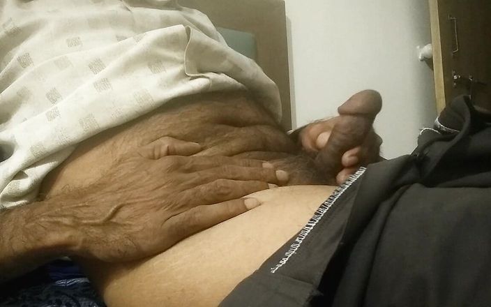 Mevidsx: बेडरूम में मेरा लंड फ्लैश