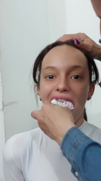 Ahogando a Maia Aranda