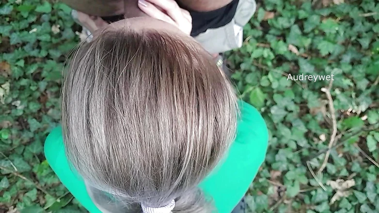 Audrey: Une belle-mère se fait draguer chez McDonald pour sucer un...