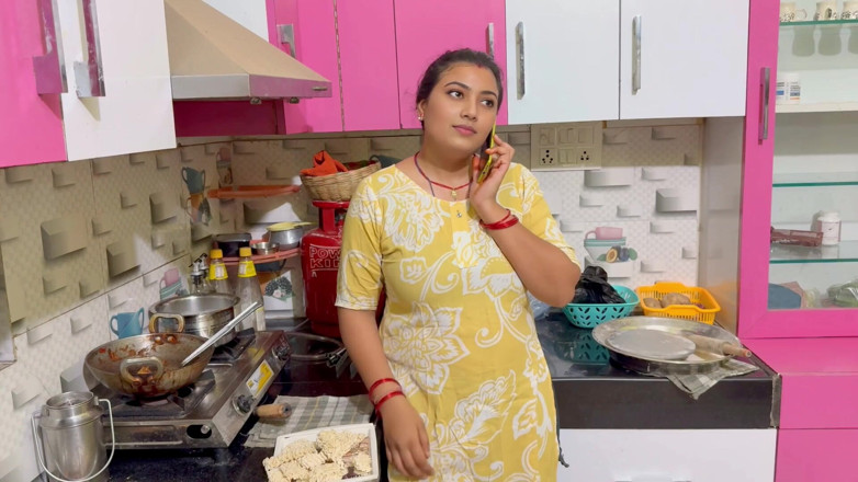 Hotty_ragini: My younger stepsister accidentally sent me her nude photo, I...