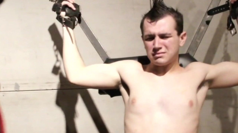 AMATOR BAREBACK FRENCH STUDIO: Bukkake Amatur Dengan Kembar Gay Menghisap Semua Kawan-kawannya Dengan Air...