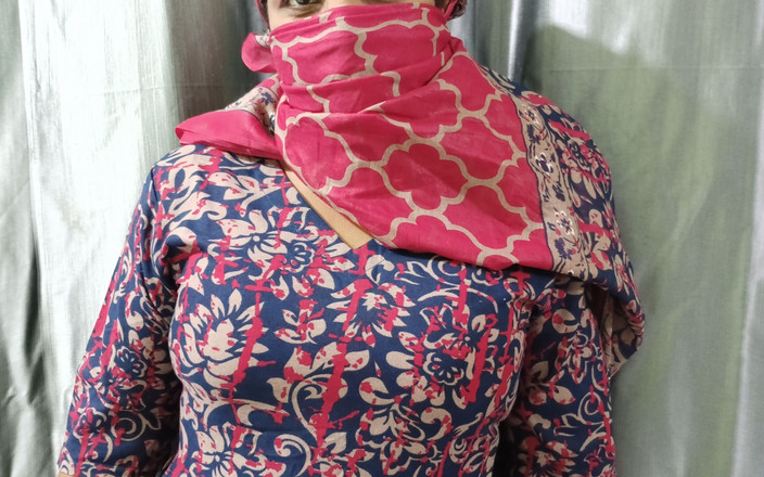 Hot N Sexy: Ruksana bhabhi 与邻居德西男孩秘密发生性关系