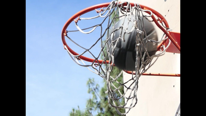 My girlfriend: Черная любовница-лесбиянка не может устоять перед пробой белой киски