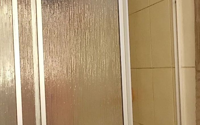 Prettypoison: Enjoying My Pussy Too.much in and Out of the Shower...
