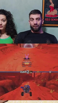Ragazza Gamer Che Gioca Ai Giochi Di Corse Scommette Su Tutto (anal)