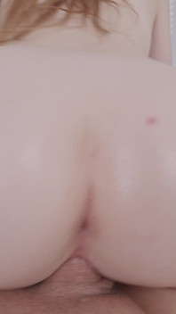 Bonita pelirroja Myra Glasford ama polla en primer plano