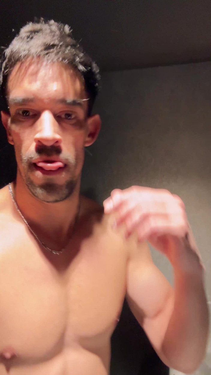 Paul Williams: Berkelip di bilik air