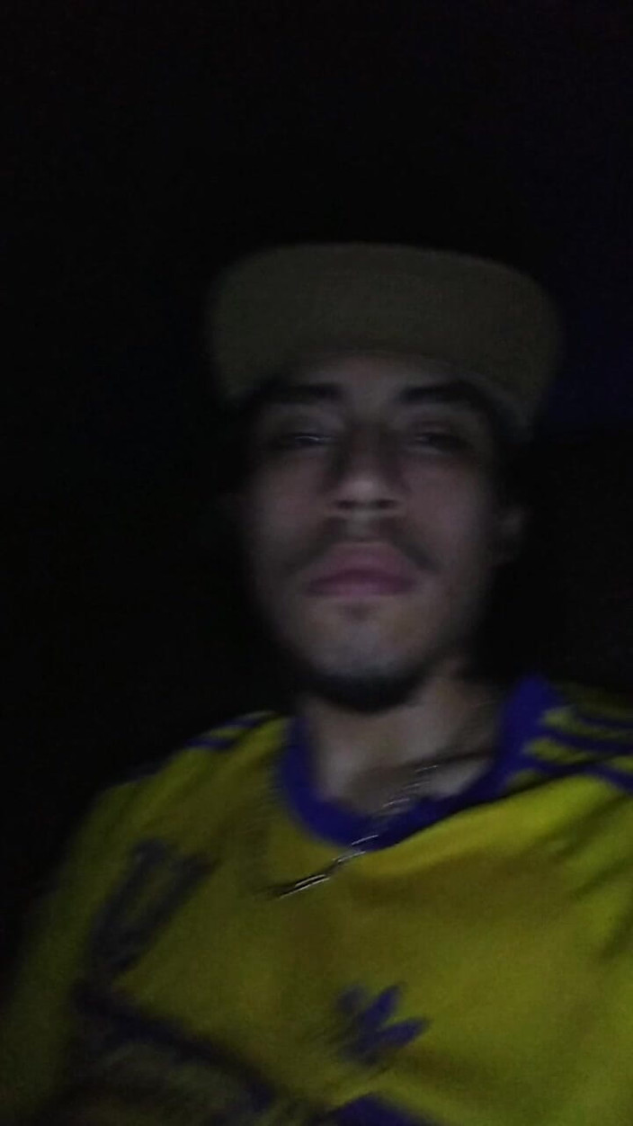 AlexAlejandro13: Homem sexy quer tocar seu pênis