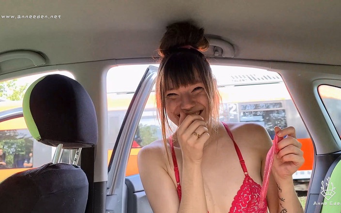Anne Eden: Rychlovka v autě na zadním sedadle!