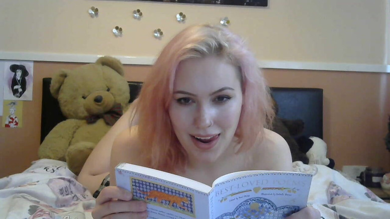 Ripley sweet studio: 大学生のリプリーが宿題に興奮しすぎている