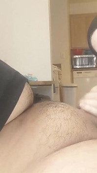 Nizhoni lagi asik ngocok kontol