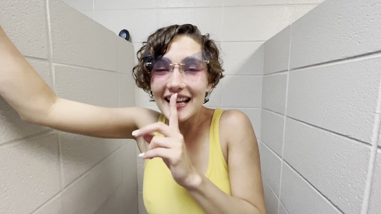 AhanuReed: Pissing