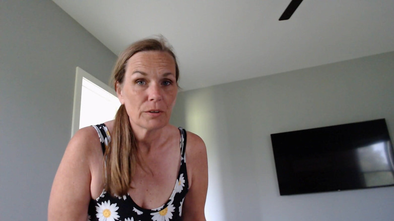 KimitheMilfMommy: Сексуальная милфа с натуральными dd в твоем лице