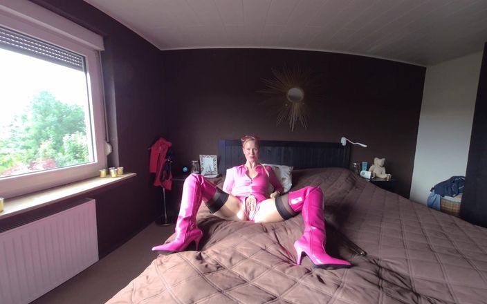 BlondeHexe VR: Růžová holka tě nechá vyhonit