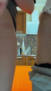 Alex和evgeny的鸡巴的近距离观察和比较