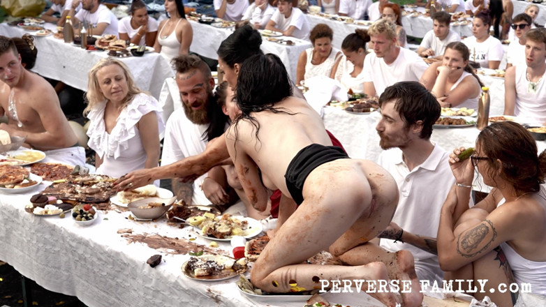 Perverse Family: Perverse Family 59.2: Dirty Birthday Fuck