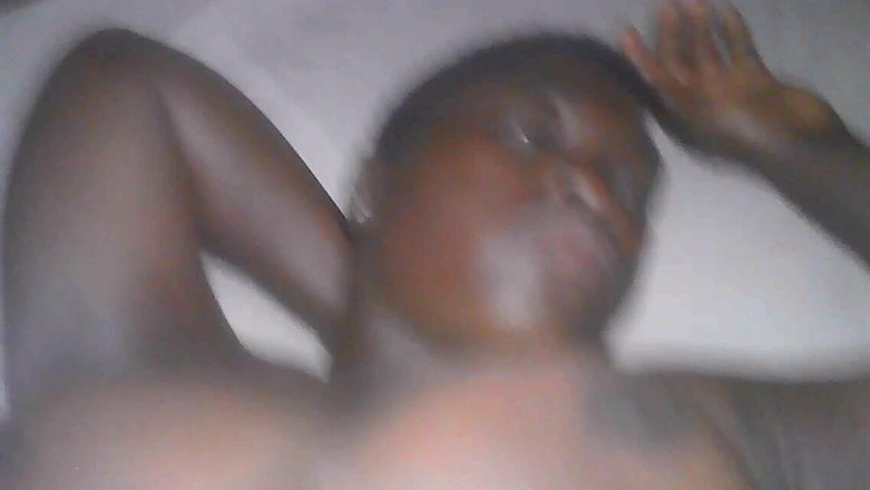 Oladi plenty tv: 大きなお尻の爆発的な女の子とセックスしてみてください