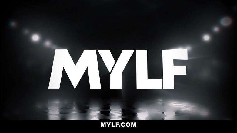 Mylf Official: Komşu Brandi Love'ın yırtık taytından faydalanıyor