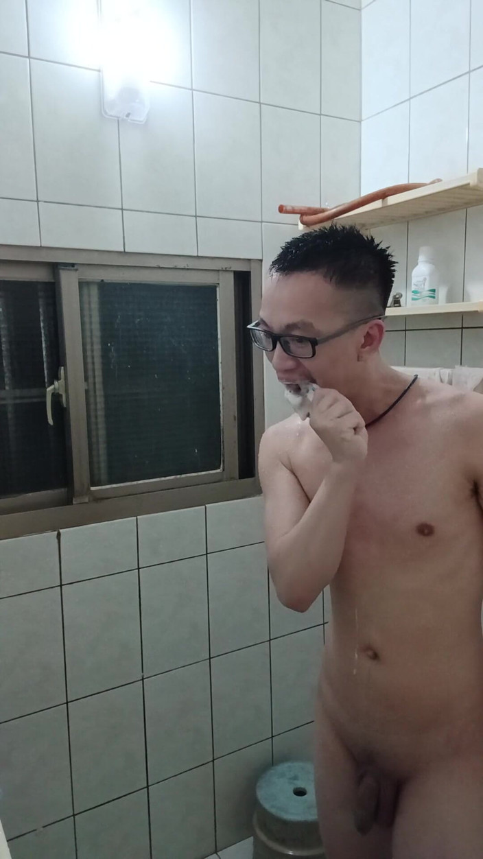 Gaysian fun: Badrum dusch