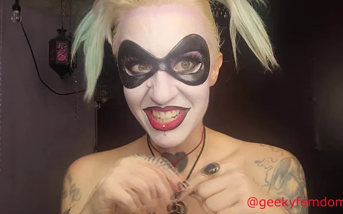 Geeky Femdom: Harley Quinn svádí Nightwing
