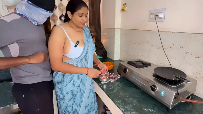 FantacyCouple: Bhabhi India yang tidak berpuas hati berkongkek berahi dengan abang...