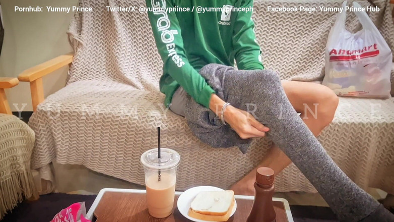 Yummy Prince: बिनातांग हड़पने वाले फूड राइडर Nag Salsal पिनुटुकन Ng Tamod ang Tinapay हबैंग हिनिहिंटे आंग ग्राहक