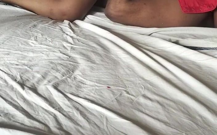 Funny couple porn studio: Cô gái Tamil blacmail người giữ nhà của họ