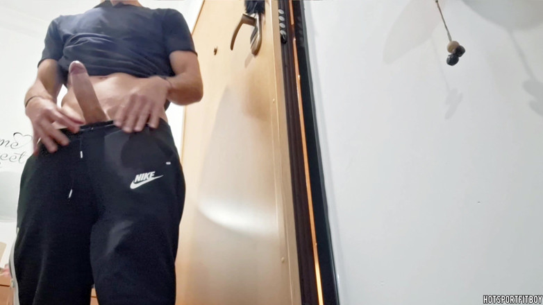 Hotsportfitboy: Risky Masturbation Behind the Door - Beautiful Cumshot