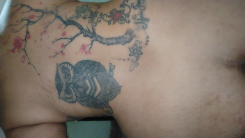 Monozion: Giant Ass Sitting Down Disappears It
