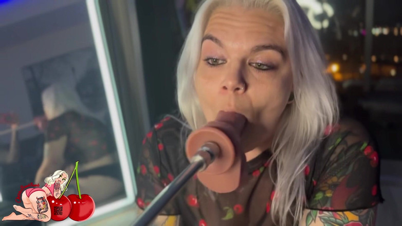 CherryBombBomb: Prima volta scopata in gola sulla macchina delle scopata