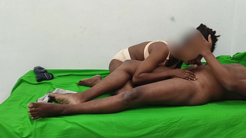 Ritukasen: 家で彼女と激しくセックスし、彼女のアソコにイかせる