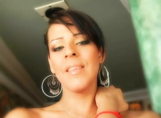 Chicks with Dix: Distracție cu o transsexuală sexy