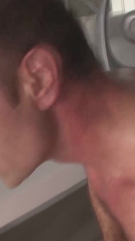 Ragazze seducenti si fanno scopare duro dall'enorme cazzo di roco