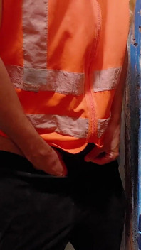 Angajat căsătorit care își ia colegul în baie