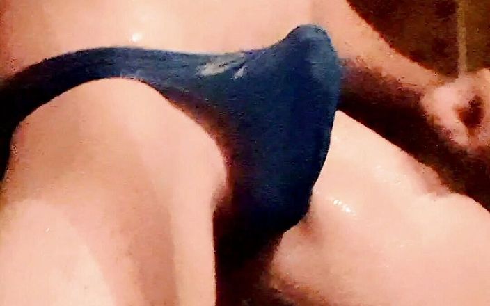 Madaussiehere: Синий купальник в мокром и мыльном