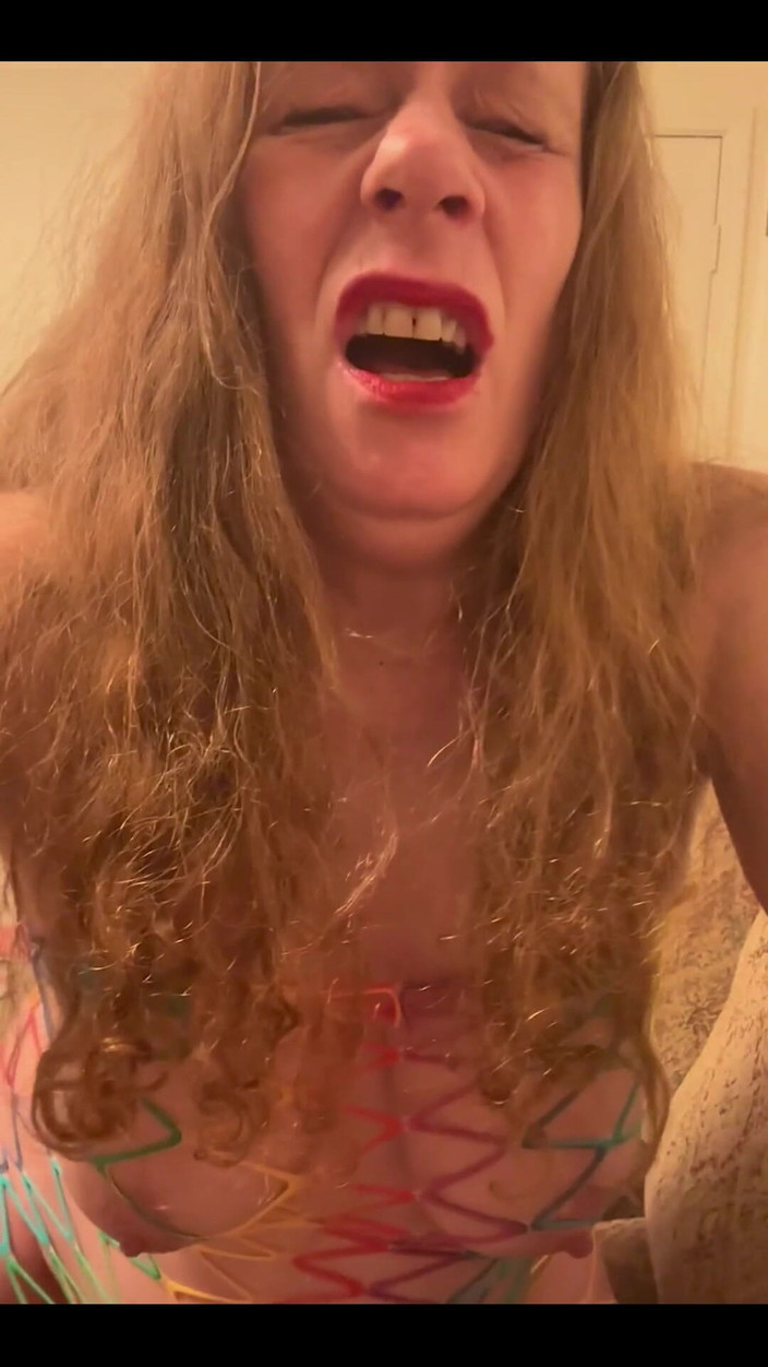 Honeyfleur: Honeyfleurluv, nympho sexy et excitée, devient coquine