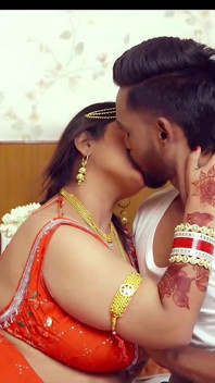 Indian Beautiful Girl with Bog Boobs Couples Hardcore Sex Fuck Pussy Licking Kissing Video