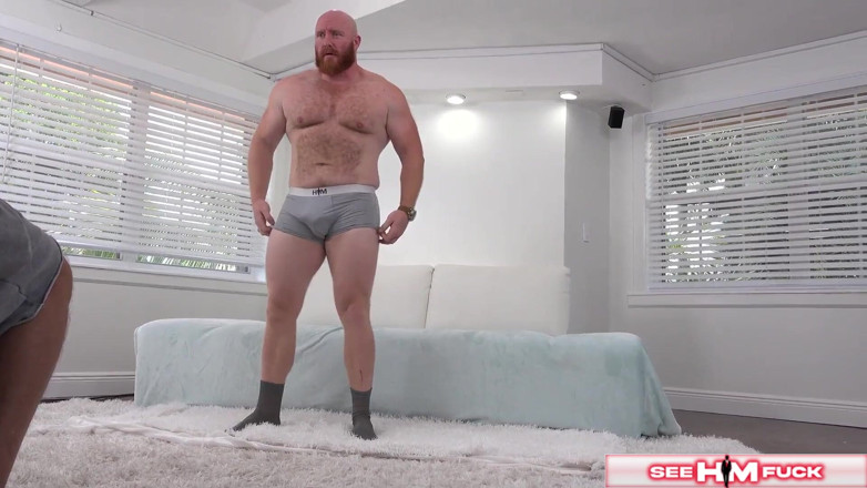 See him fuck BTS: BTS: Thor Johnson primește degete de la picioare de April...